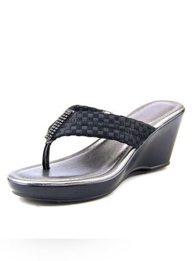 NWT! White Mountain Wedge Sandals